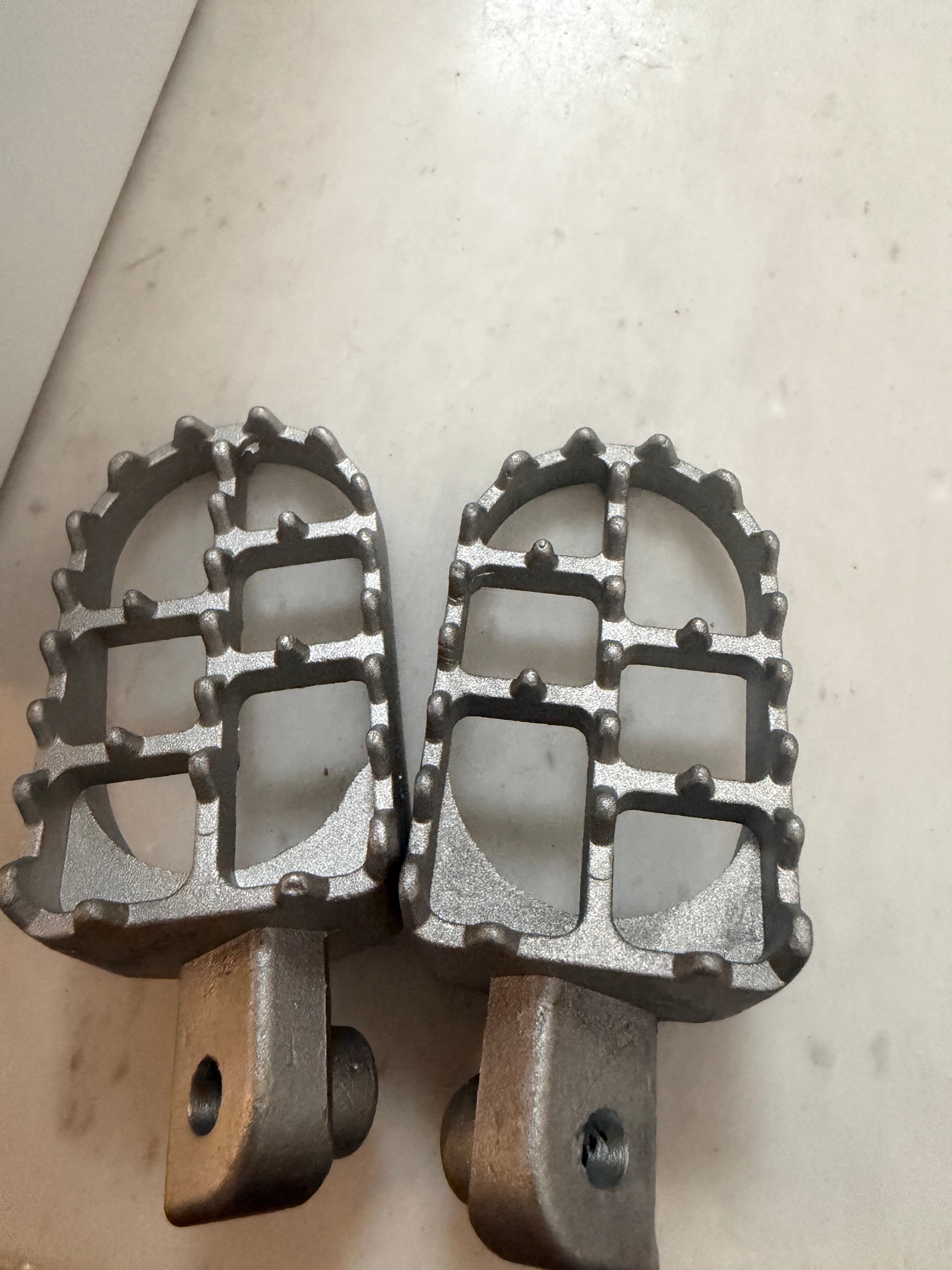 Pegs (Fits all e-bikes)